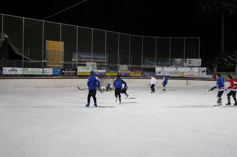 gal/Eishockeyspiel in Toblach/2008-02-02 SVR Eishockey 102.jpg